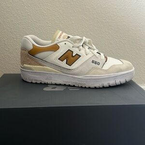 New Balance 550 for W&M